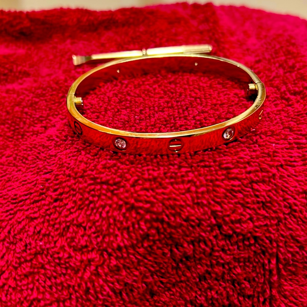 High end love bracelet with 4 cubic zirconium size 16